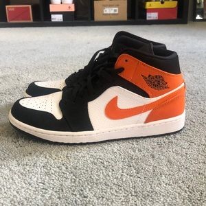 Jordan 1 mid orange and black starfish